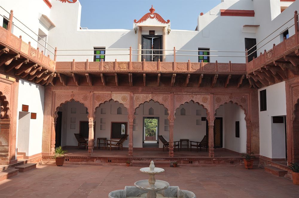 Chandra Mahal Haveli Luharu Exterior photo