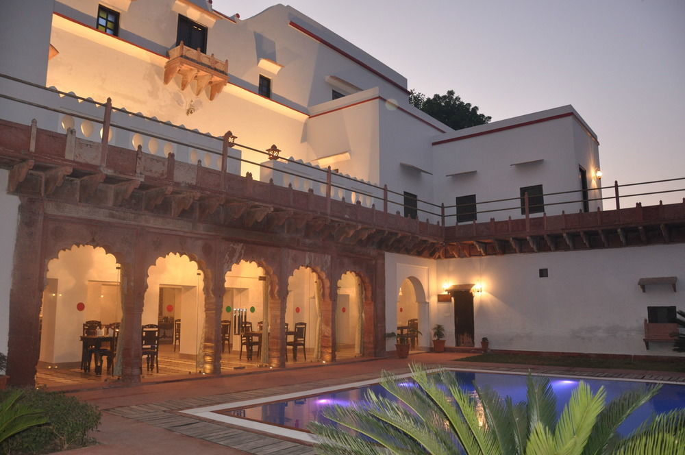 Chandra Mahal Haveli Luharu Exterior photo